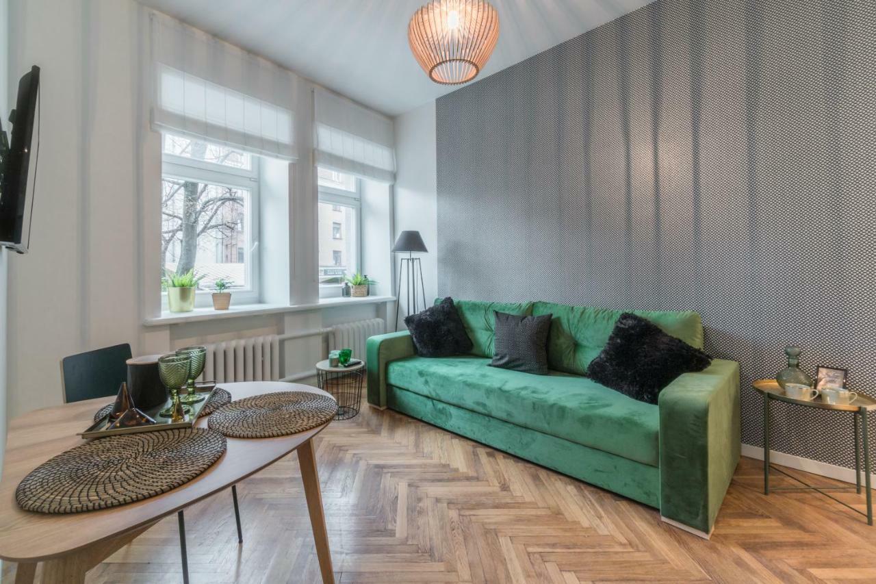 Butas Greystone &